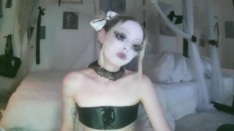Snapshot of bl0odsyring3 chatting on June 2026 02:16:02 AM vampire fang online show from June 2026 02:16:02 AM