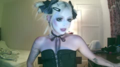 Snapshot of bl0odsyring3 chatting on July 2026 03:20:02 AM vampire fang online show from July 2026 03:20:02 AM