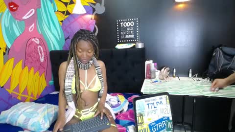 Snapshot of blacckandwhitte chatting on January 2025 08:17:01 PM blacckandwhitte online show from January 2025 08:17:01 PM