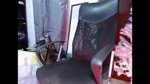 Snapshot of black_diamond_t chatting on December 2024 04:56:02 AM Black Diamond online show from December 2024 04:56:02 AM