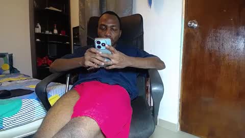 Snapshot of black_diamond_t chatting on January 2025 11:11:02 PM Black Diamond online show from January 2025 11:11:02 PM