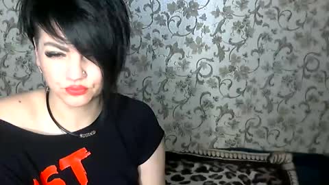 black_hot_01 online show from November 2025 11:32:01 AM