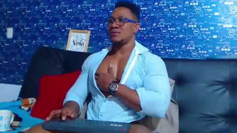 Snapshot of black_seus85 chatting on October 2025 03:34:02 PM duglas online show from October 2025 03:34:02 PM