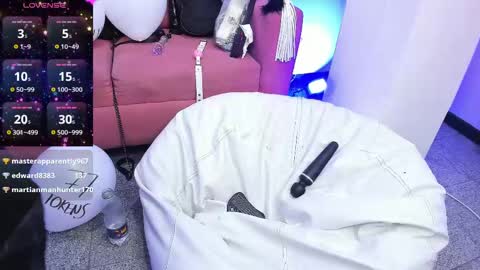 Snapshot of blackberry_s chatting on February 2025 02:55:02 PM Sophie online show from February 2025 02:55:02 PM