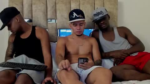 Snapshot of blackdreams1__ chatting on December 2024 02:05:01 AM Black Dreams online show from December 2024 02:05:01 AM