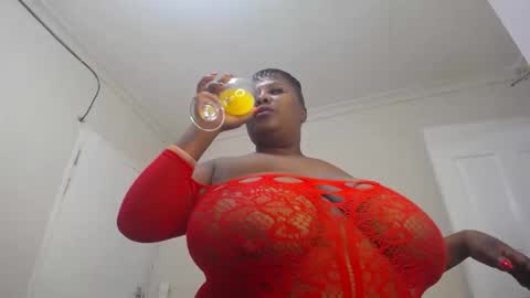 Snapshot of blackladyqx chatting on February 2025 07:10:02 PM blackladyqx online show from February 2025 07:10:02 PM