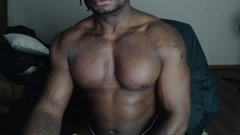 Snapshot of blackmusclegym chatting on February 2025 09:35:02 PM blackmusclegym online show from February 2025 09:35:02 PM