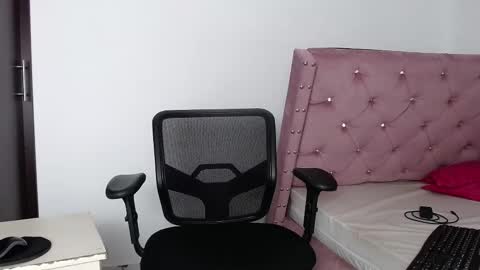 Twtter 1MikeBeckford            Onlyfns beckfordmike online show from March 2025 11:33:01 AM