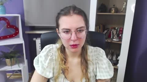 Snapshot of blackrosezoey chatting on December 2024 05:38:02 AM Z O E Y online show from December 2024 05:38:02 AM