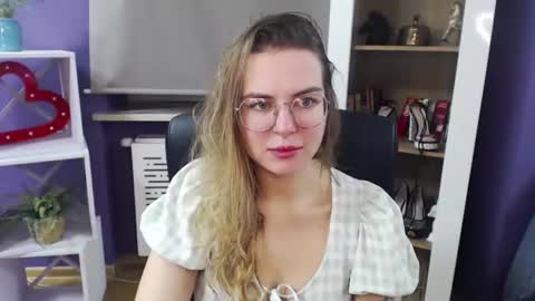 Snapshot of blackrosezoey chatting on December 2024 05:37:02 AM Z O E Y online show from December 2024 05:37:02 AM