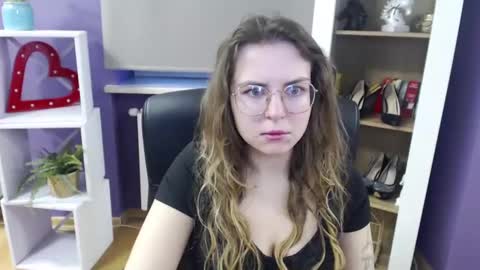 Snapshot of blackrosezoey chatting on March 2025 05:40:01 AM Z O E Y online show from March 2025 05:40:01 AM