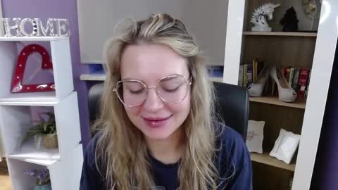 Snapshot of blackrosezoey chatting on November 2025 06:02:02 AM Z O E Y online show from November 2025 06:02:02 AM