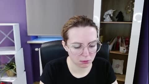 Z O E Y online show from April 2026 04:35:02 AM