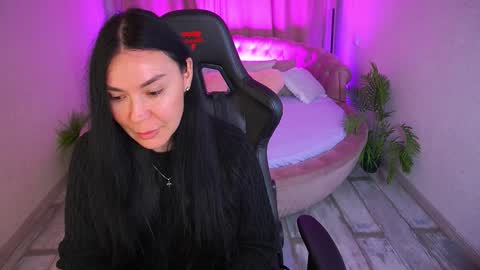 blacksilkqueen online show from November 2025 08:25:02 AM