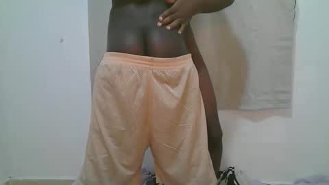 Snapshot of blackzilian_ chatting on November 2025 10:59:01 AM HASSAN online show from November 2025 10:59:01 AM