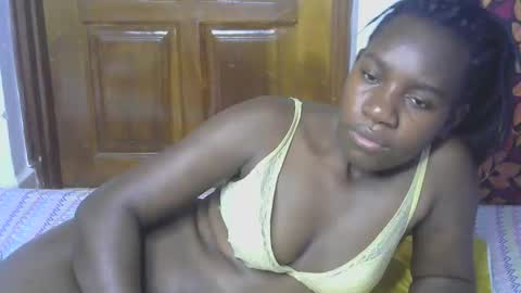 Snapshot of blahkbeauty chatting on October 2025 05:30:02 PM VIVIAN online show from October 2025 05:30:02 PM