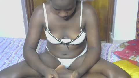 Snapshot of blahkbeauty chatting on November 2025 07:25:02 PM VIVIAN online show from November 2025 07:25:02 PM