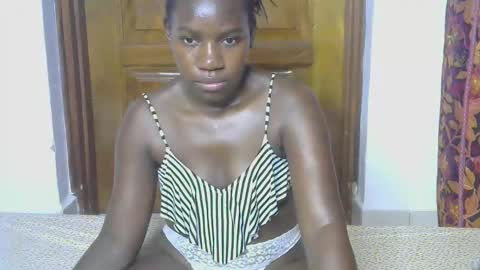 Snapshot of blahkbeauty chatting on November 2025 08:17:02 AM VIVIAN online show from November 2025 08:17:02 AM