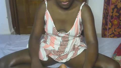 Snapshot of blahkbeauty chatting on December 2025 08:41:02 AM VIVIAN online show from December 2025 08:41:02 AM