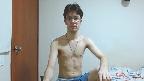 Snapshot of blakeshatter chatting on January 2025 06:33:02 PM blakeshatter online show from January 2025 06:33:02 PM