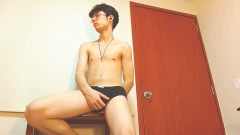 Snapshot of blakeshatter chatting on February 2025 02:05:02 AM blakeshatter online show from February 2025 02:05:02 AM