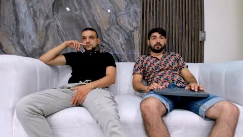 Snapshot of bless_my_neighbor chatting on January 2025 01:28:01 PM The Best Models online show from January 2025 01:28:01 PM