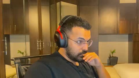 Leo online show from December 2025 05:09:01 PM