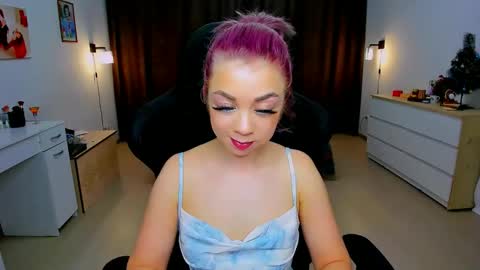 Nicole online show from January 2025 06:44:02 AM