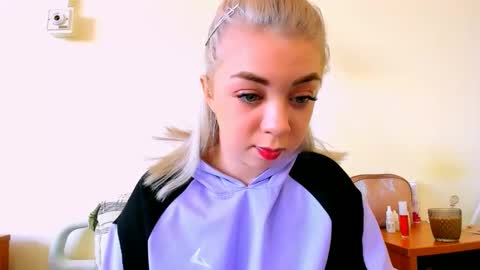 Nicole online show from February 2025 11:44:02 AM