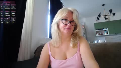 Karina online show from March 2025 11:07:01 AM