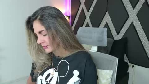 alejandra online show from July 2026 05:01:01 AM
