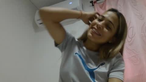 Snapshot of blonde_latina02 chatting on November 2025 02:39:02 PM blonde_latina02 online show from November 2025 02:39:02 PM
