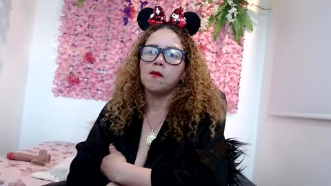 blonde_squirt_ online show from December 2024 02:01:02 AM