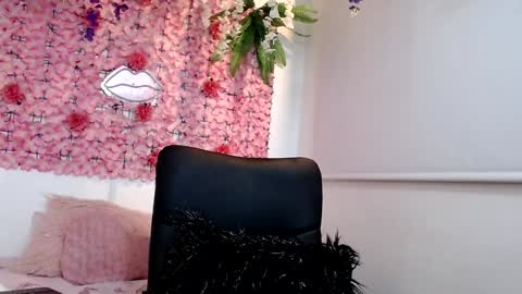 blonde_squirt_ online show from December 2024 04:06:02 AM