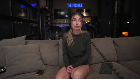 blondefoxsilverfox online show from February 2026 03:34:02 PM