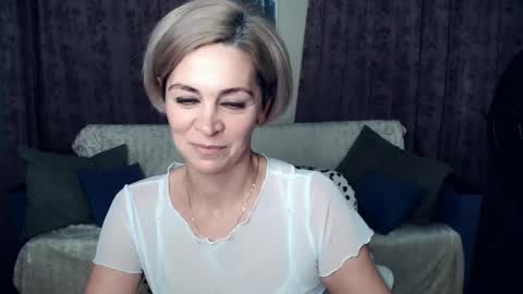 Snapshot of blondemommy_77 chatting on December 2024 08:47:02 PM Lola online show from December 2024 08:47:02 PM