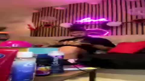 Snapshot of blondie_lorentino chatting on May 2026 02:40:01 AM blondie_lorentino online show from May 2026 02:40:01 AM