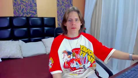 Snapshot of blondie_lover69 chatting on February 2025 07:33:01 PM Maleeth online show from February 2025 07:33:01 PM