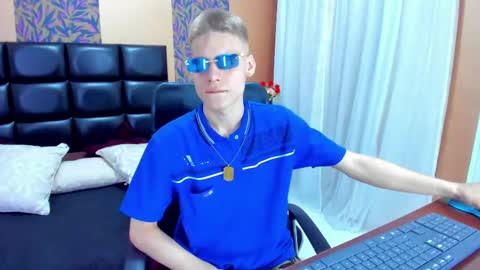 Snapshot of blondie_lover69 chatting on February 2025 08:56:01 PM Maleeth online show from February 2025 08:56:01 PM
