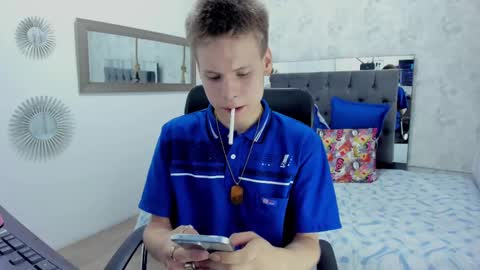 Snapshot of blondie_lover69 chatting on March 2025 07:38:02 PM Maleeth online show from March 2025 07:38:02 PM