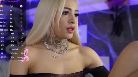 Snapshot of blondie_muller chatting on October 2025 09:05:02 PM blondie_muller online show from October 2025 09:05:02 PM