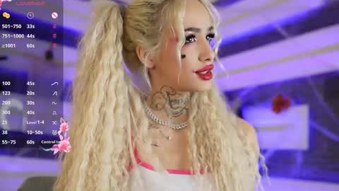 Snapshot of blondie_muller chatting on October 2025 09:27:01 PM blondie_muller online show from October 2025 09:27:01 PM