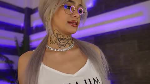 Snapshot of blondie_muller chatting on November 2025 08:52:02 PM blondie_muller online show from November 2025 08:52:02 PM