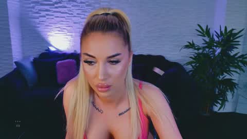 Kiki online show from April 2026 07:11:02 PM