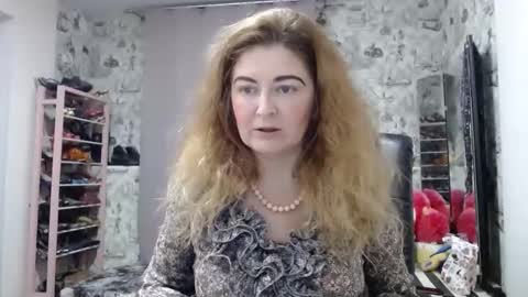 Snapshot of blondmilfs chatting on January 2025 03:23:02 AM BlondMILfs online show from January 2025 03:23:02 AM
