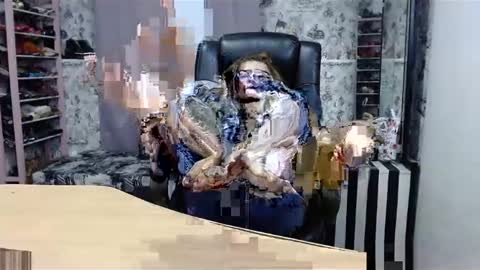 Snapshot of blondmilfs chatting on January 2025 07:10:02 PM BlondMILfs online show from January 2025 07:10:02 PM