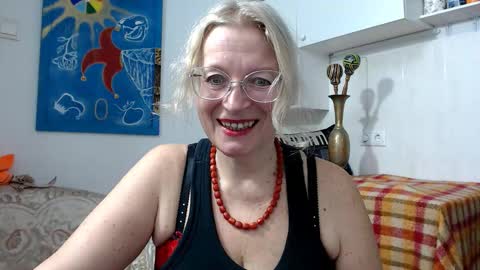 Snapshot of blondmilfs chatting on November 2025 10:24:01 AM BlondMILfs online show from November 2025 10:24:01 AM