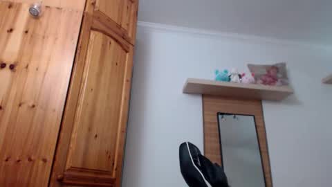 Snapshot of blondyelena chatting on November 2025 10:18:01 AM blondyelena online show from November 2025 10:18:01 AM