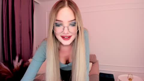 Sophia online show from January 2025 08:56:01 PM