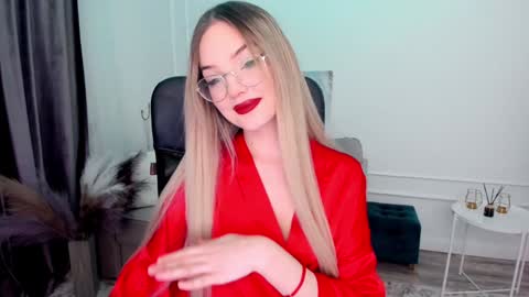 Sophia online show from February 2025 08:03:01 PM